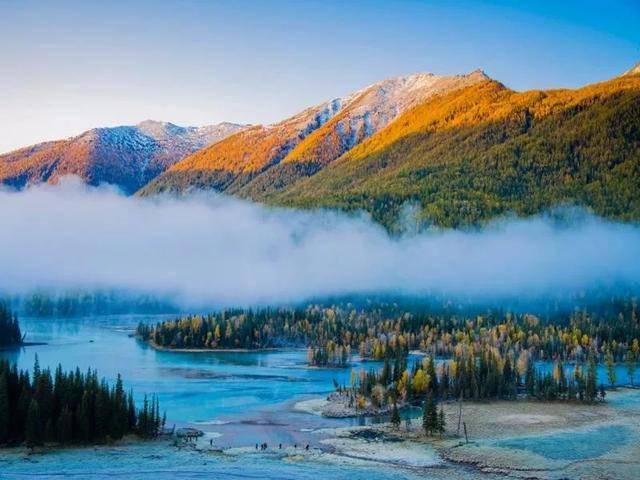 新疆阳光下的欢声笑语